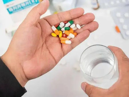 重庆治疗心理科选哪家医院？强迫症老年患者有哪些特殊的症状表现？